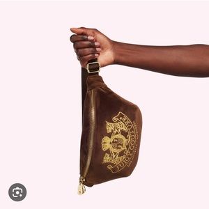 Stoney Clover Lane Juicy Couture Fanny.🤎✨